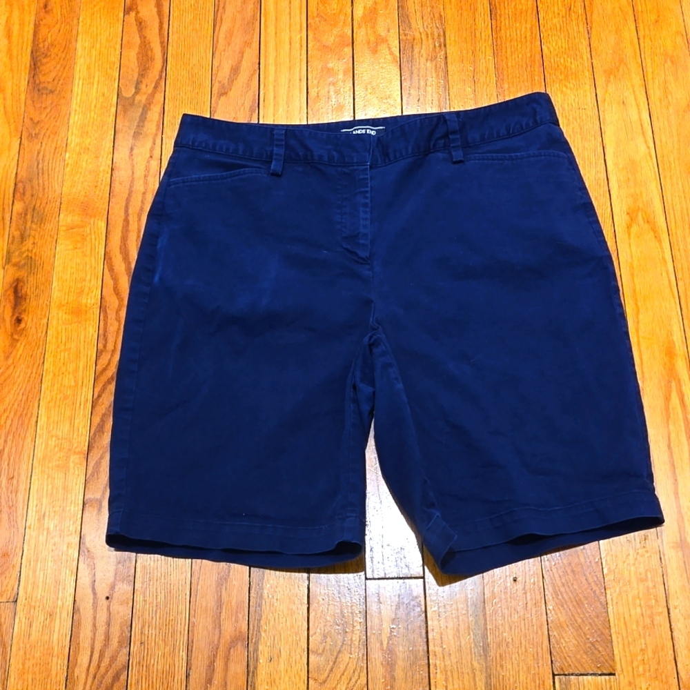 LAND'S END ▪︎ Women's Mid Rise Bermuda Shorts in Navy Blue, Size 14, EUC